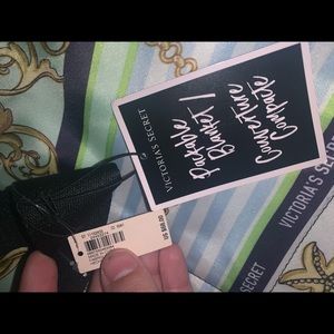 VS Packable Blanket with matching bag